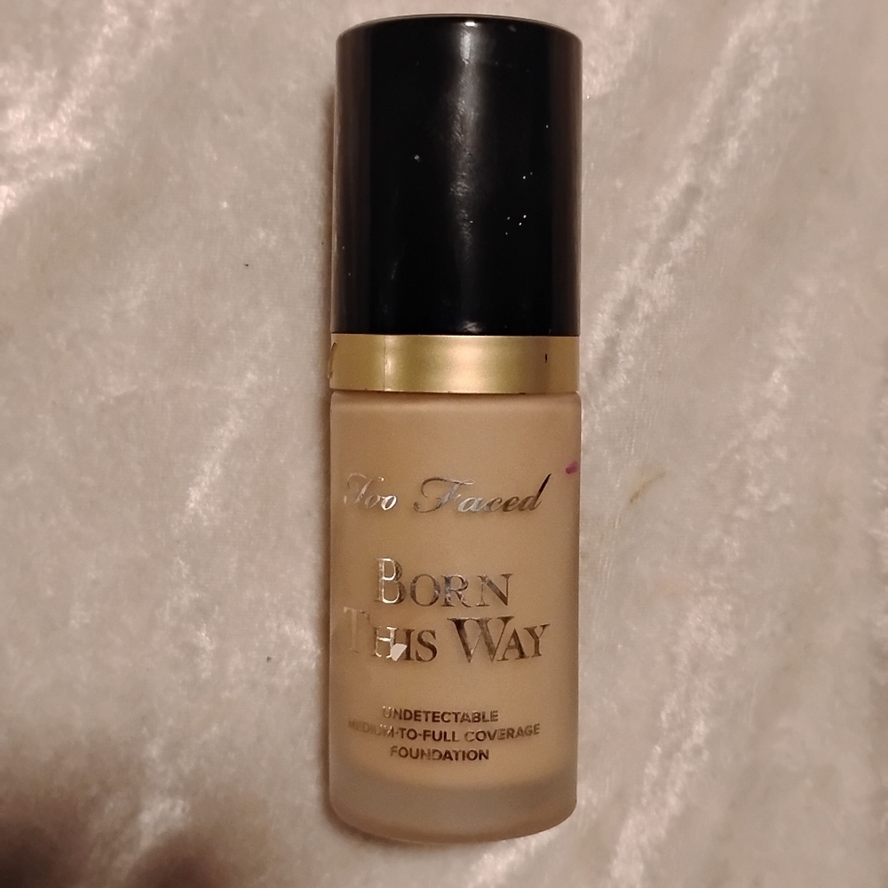 Too Faced Born This Way Foundation - Cream